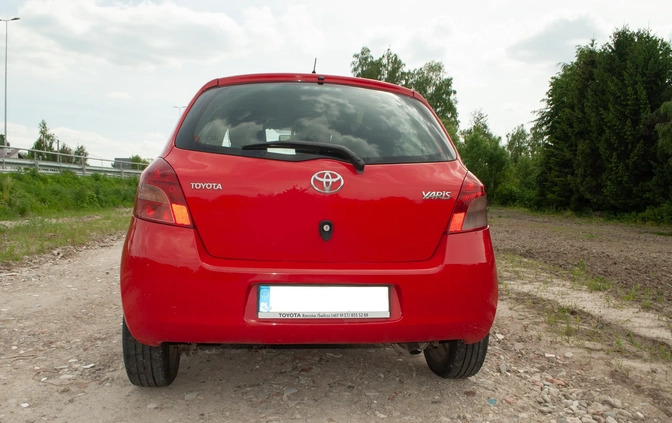 Toyota Yaris cena 18900 przebieg: 111534, rok produkcji 2007 z Rzeszów małe 37